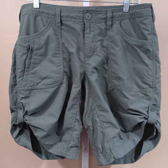 The North Face Women's (Size 12) Dark Gray Cargo Shorts - Picture 1 of 12